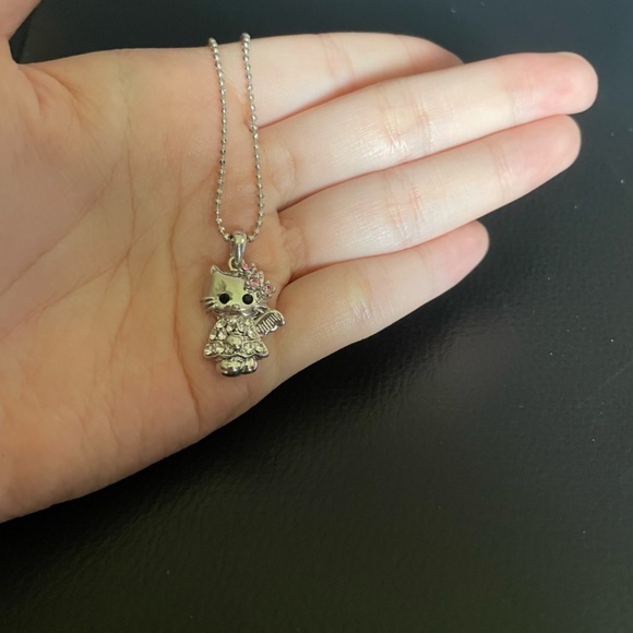 Hello Kitty necklaces - Picture 4 of 6
